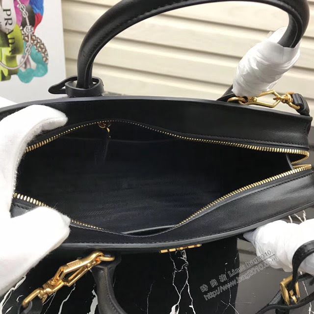 prada女包 普拉達專櫃爆款 1BA046 Prada小牛皮肩背女包 Prada手提包  pyd2329